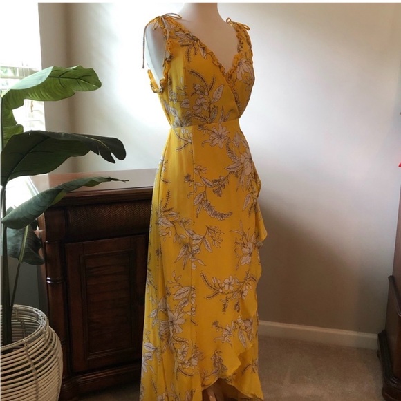 ❤️Gorgeous Lulus Ruffle Bow Tie Sleeves Ruffle Floral Yellow Maxi Dress - Picture 2 of 5